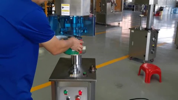 153直徑馬口鐵罐半自動封罐機(jī)