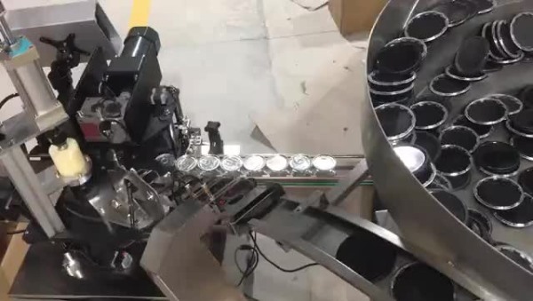 兒童安全蓋壓蓋機(jī)